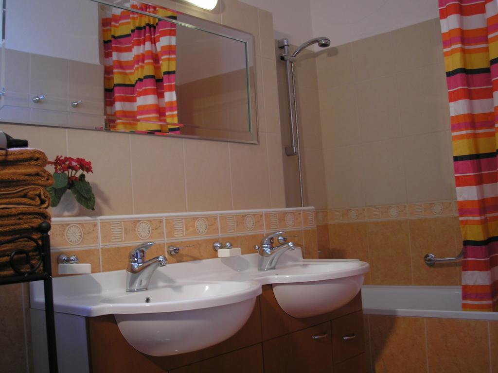 Vacation Apartment Up To 10 Pressburg Zimmer foto